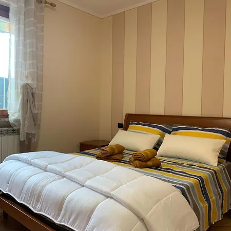 Serenellasullago Apartmán *